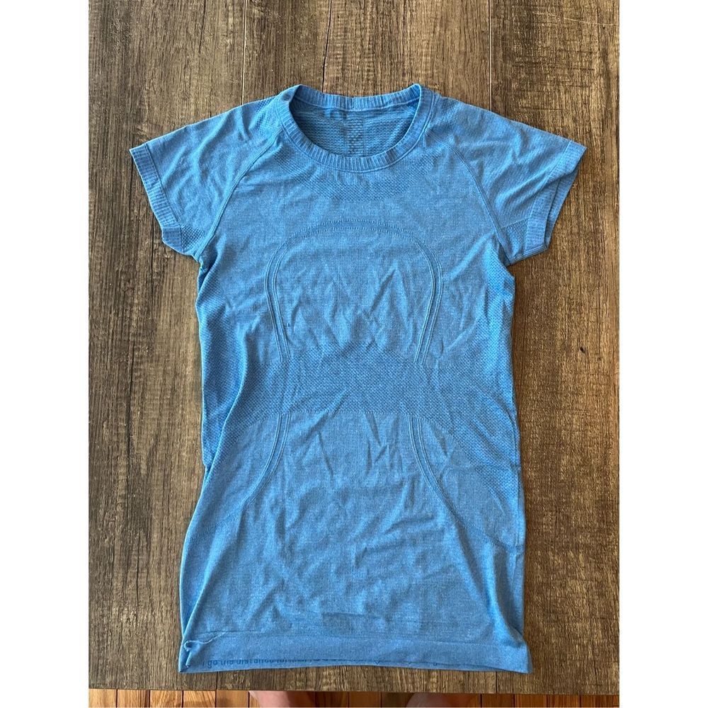 lululemon athletica Blue Short Sleeve Tee